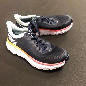 Women’s Hoka Clifton size 7.5 color code BIBH